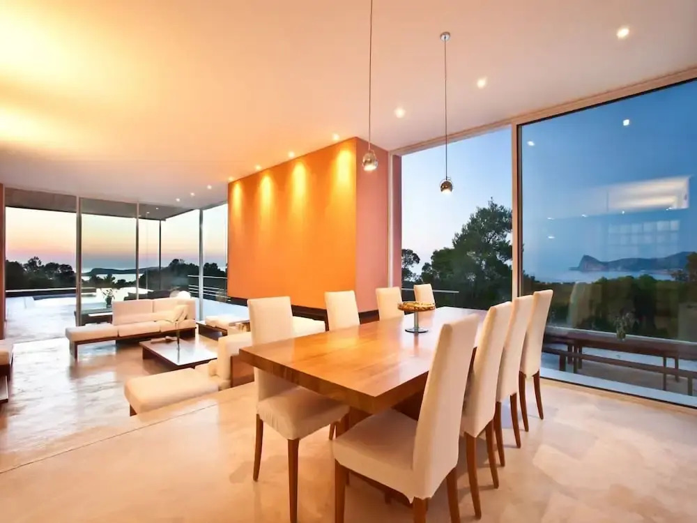 Beautiful Villa in Inviting Space