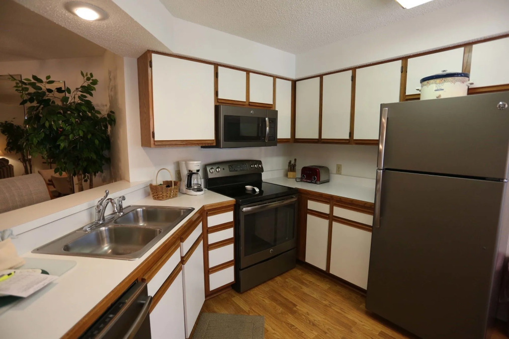 Pointe Royale Condominium Resort & Golf Course