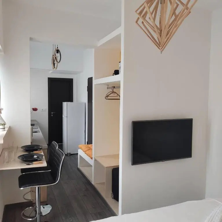 PETMEZA APARTMENT 2 by DIMITROPOULOS