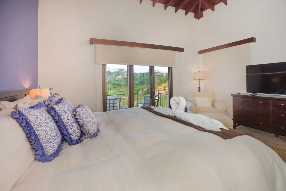Pristine Bay 4033 4 Bedroom Home by RedAwning