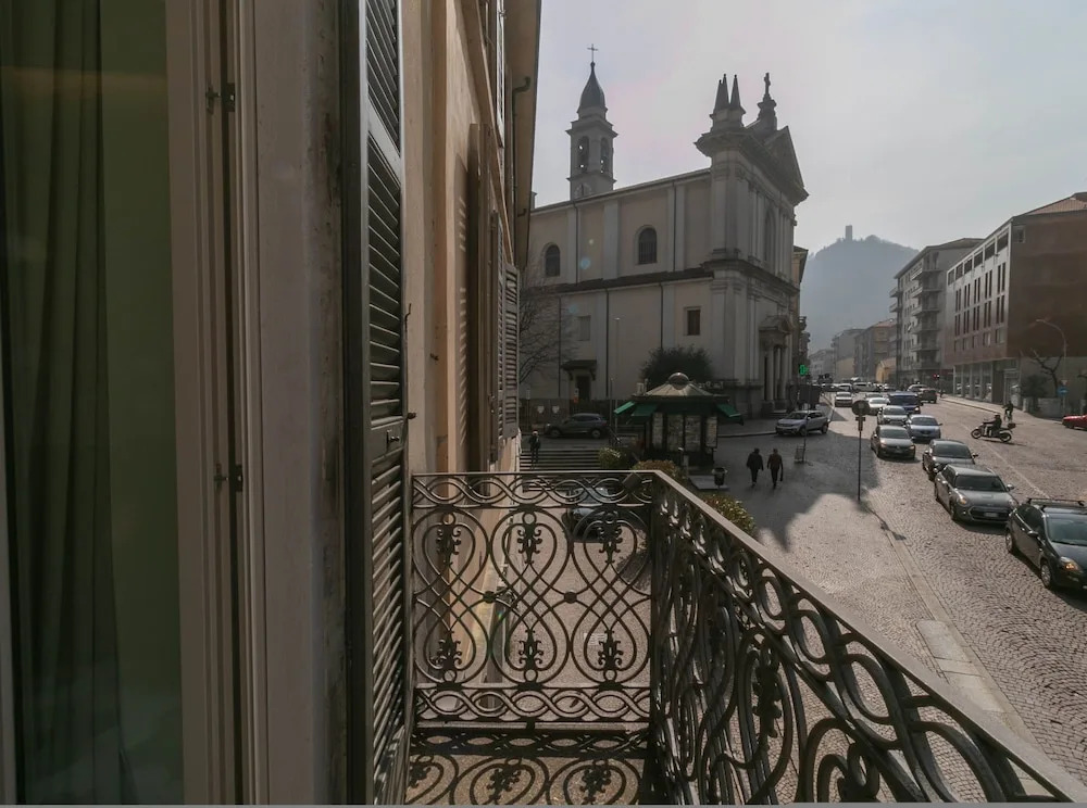 Casa Posta in Como With 1 Bedrooms and 1 Bathrooms