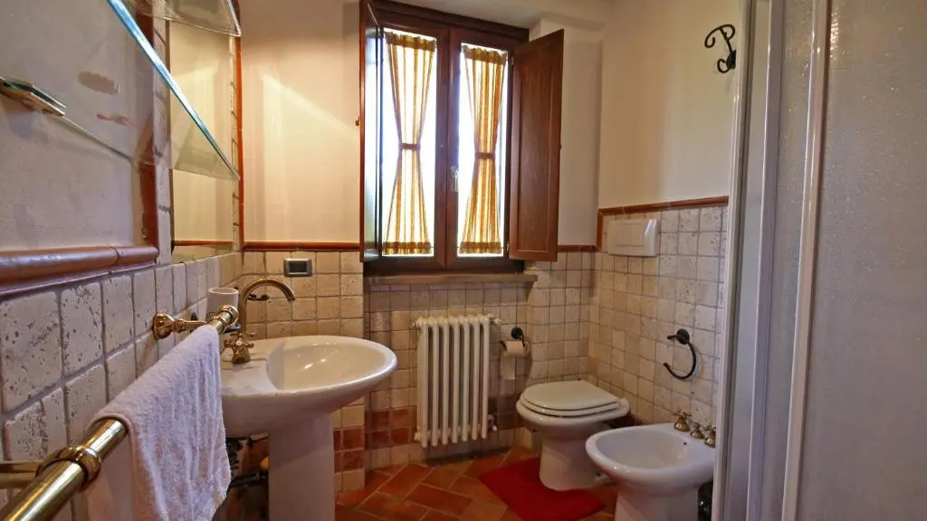 PERUCCIO 4, Emma Villas