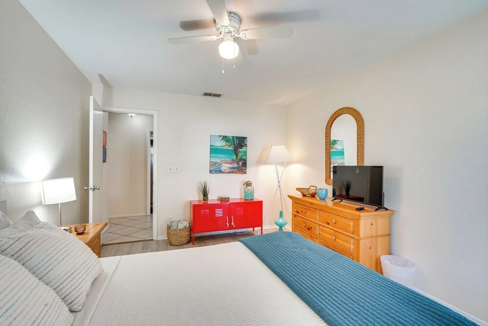 7 Mi to Beaches: Pet-friendly Cape Coral Home