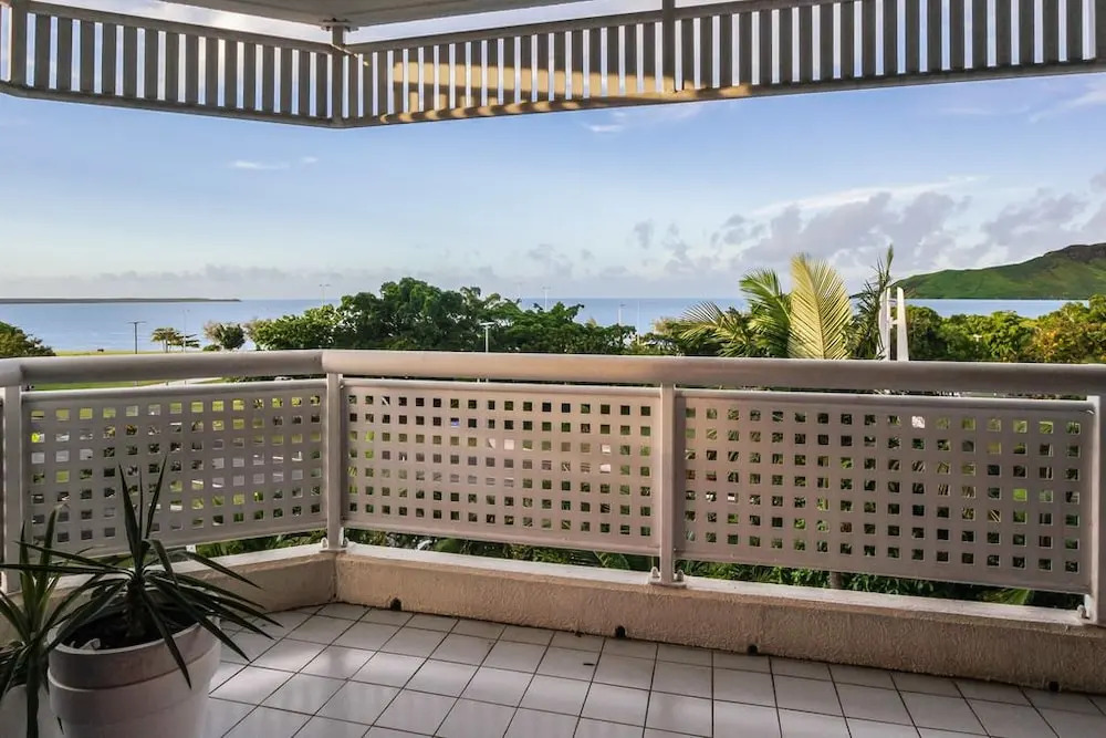 North Shore Towers
