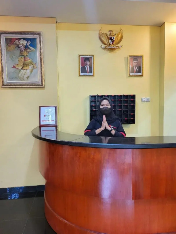 RedDoorz Plus near Dunia Fantasi Ancol