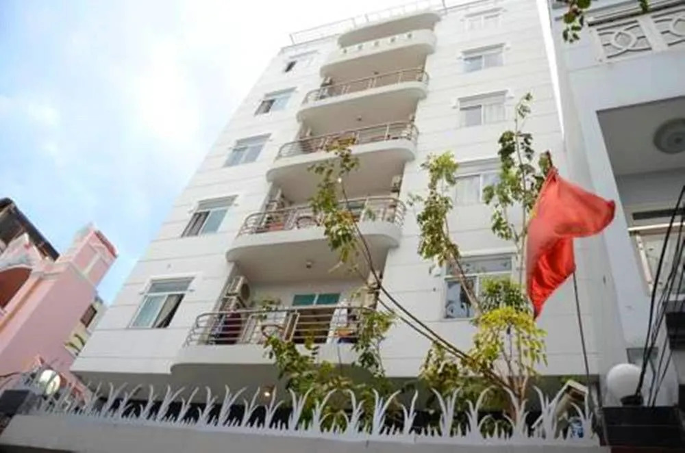 Smiley Apartment 8