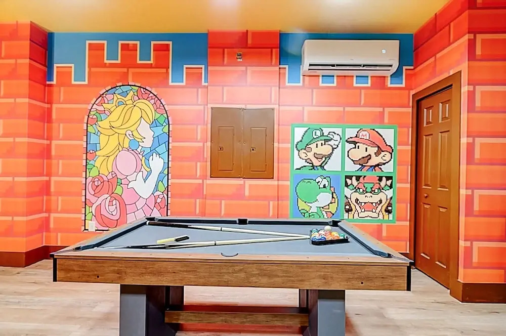 15807 Luxury 8 Bedroom Family Home With Game Room