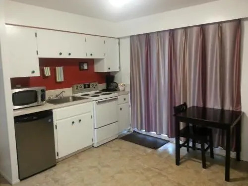 Edgewater Motel