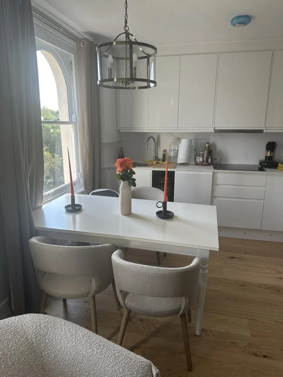 Abbey Road Luxury Modern Flat