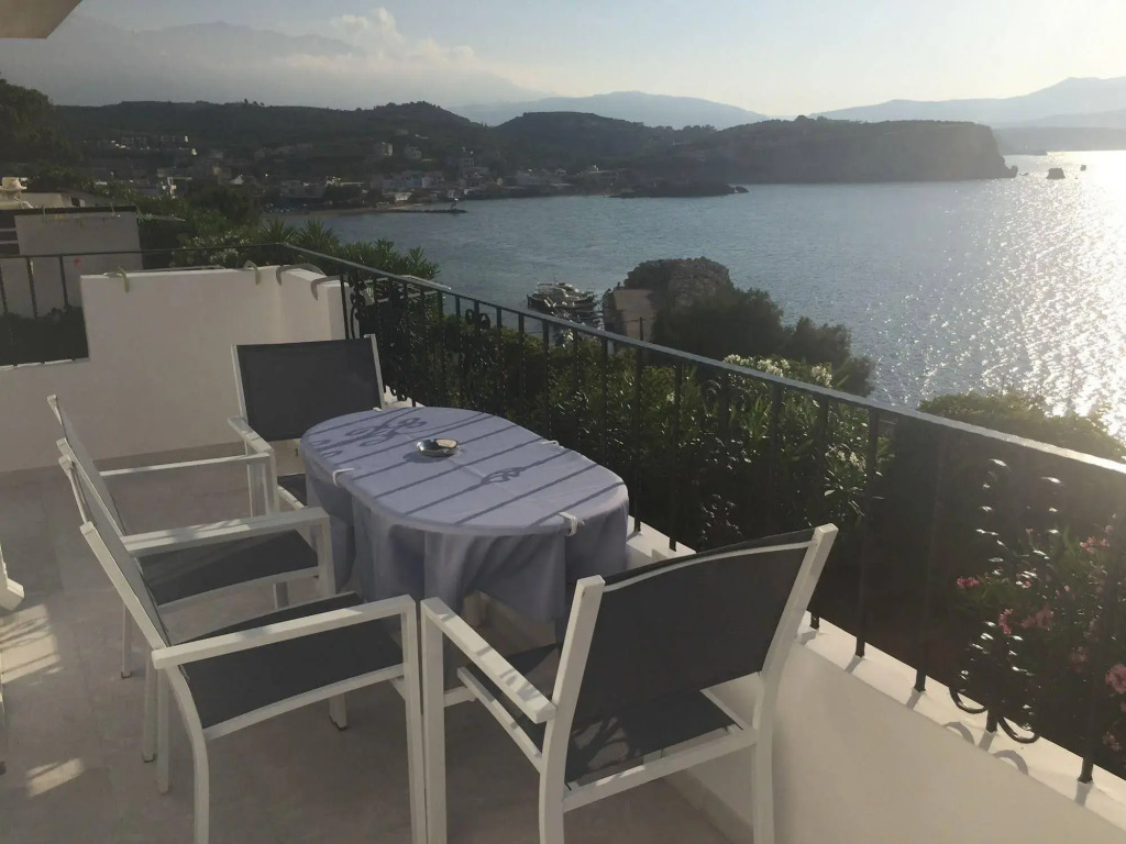 Ansi Apartments