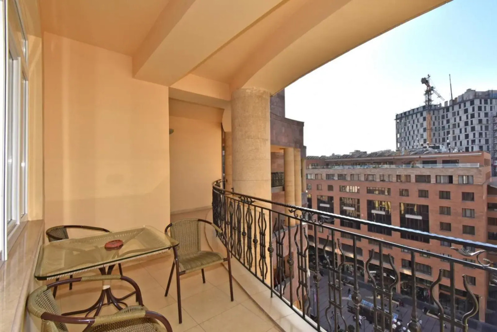 Northern Avenue, 2 bedrooms Luxury apartment HH882