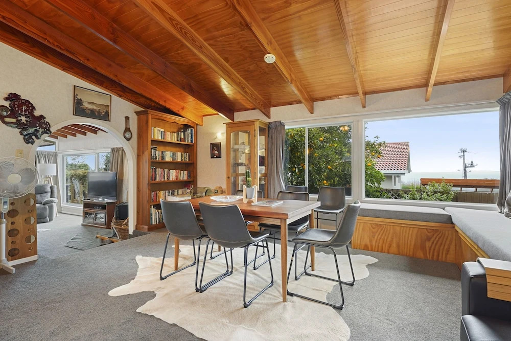 Lakeview Escape with spa - sauna - patio