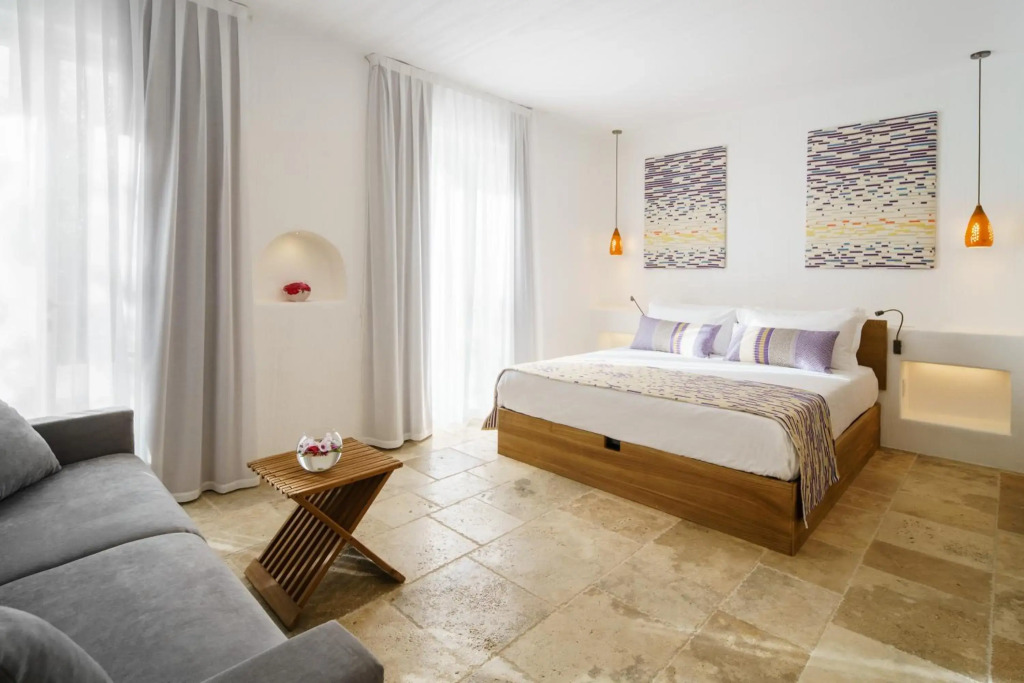 Sant Efis Hotel
