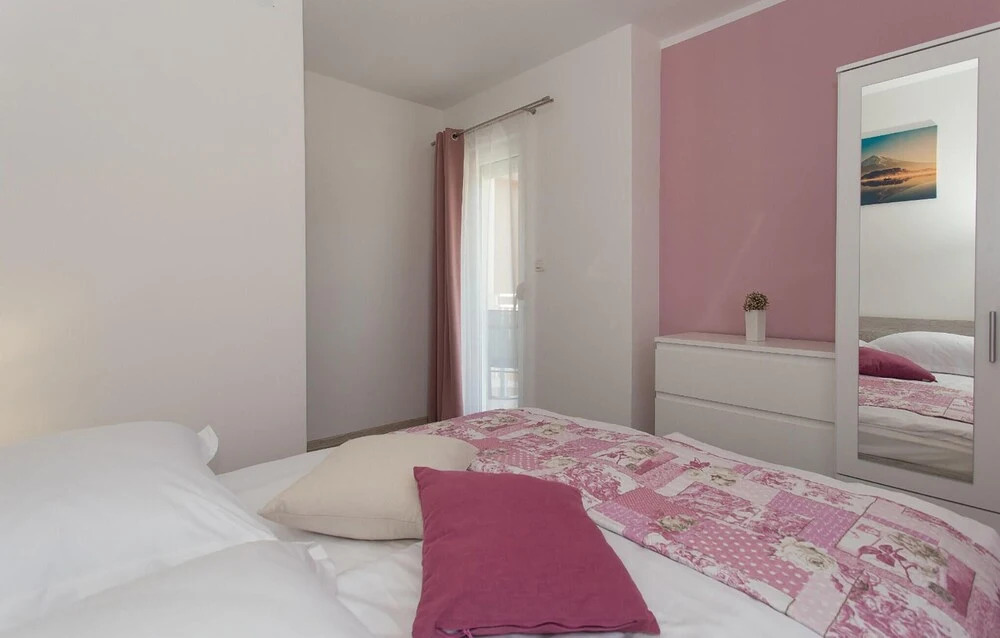 Awesome Home in Seget Donji with Outdoor Swimming Pool, Hot Tub & 4 Bedrooms
