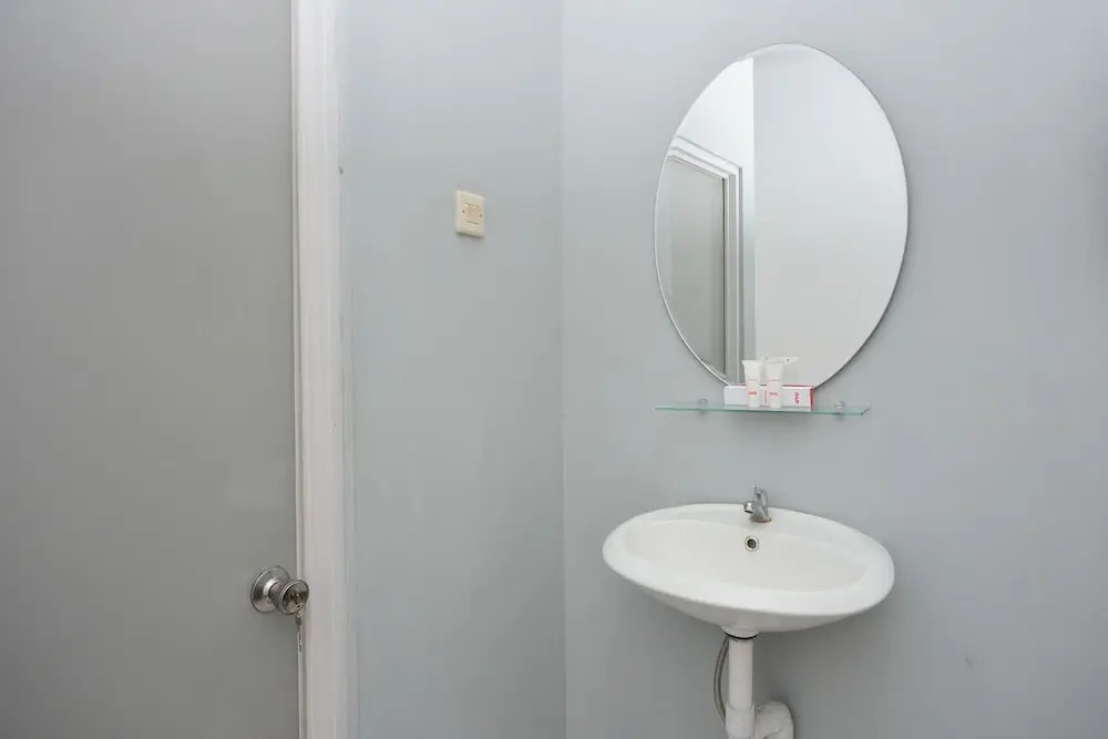 Golden Inn 2 by OYO Rooms