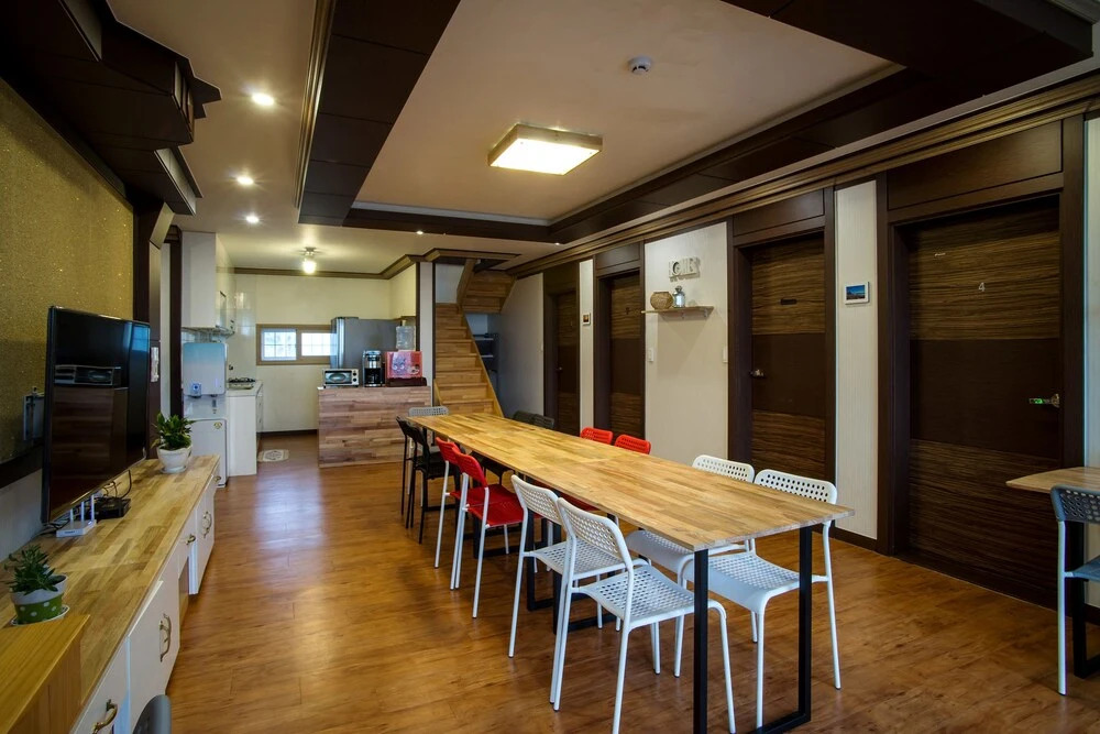 CLIP Guest House - Hostel