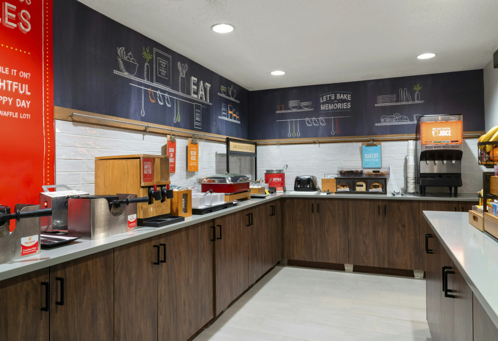 Hampton Inn & Suites Newport News-Airport - Oyster Point Area