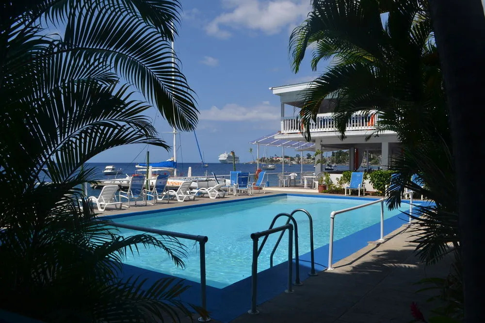 Anchorage Hotel, Whale Watch & Dive Center