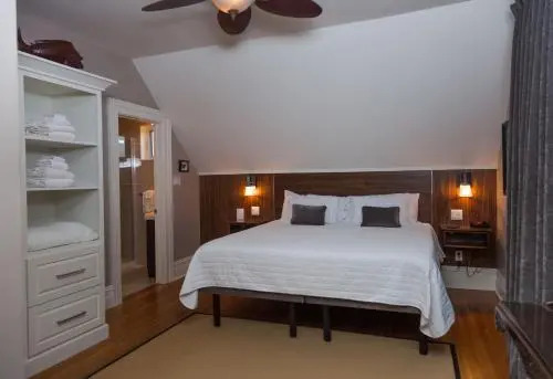 Avery House B&B