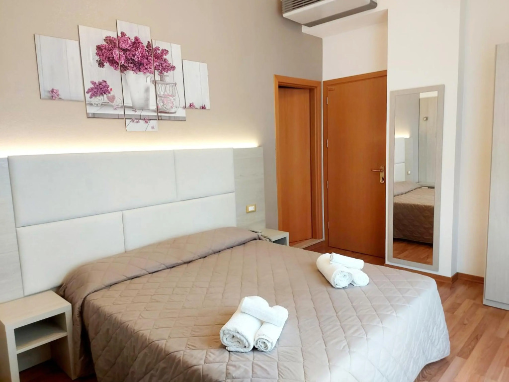 Hotel Monica