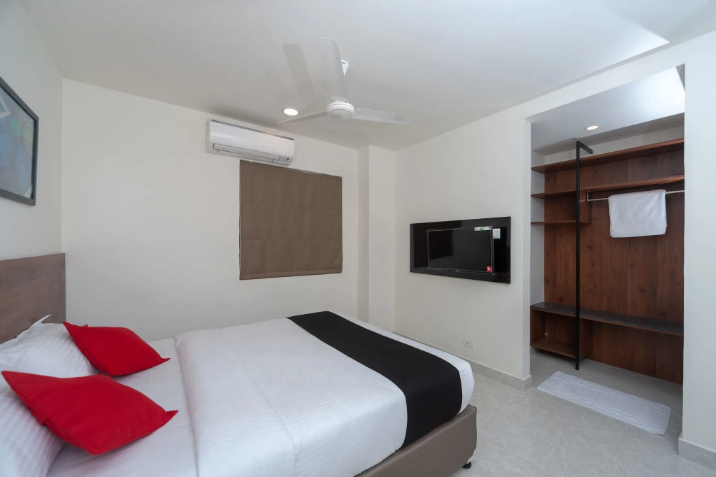 Capital O 18266 Hotel Arunaa Inn