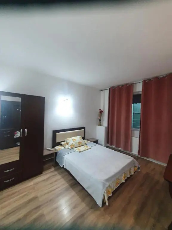 Studio Royal 1 bis
