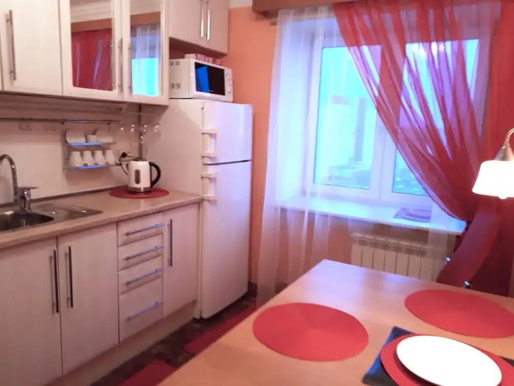 Sutkiarenda on Morskaya Naberezhnaya 19