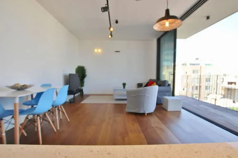 Hilton Beach Area- Perfect 1 BDR in a new building