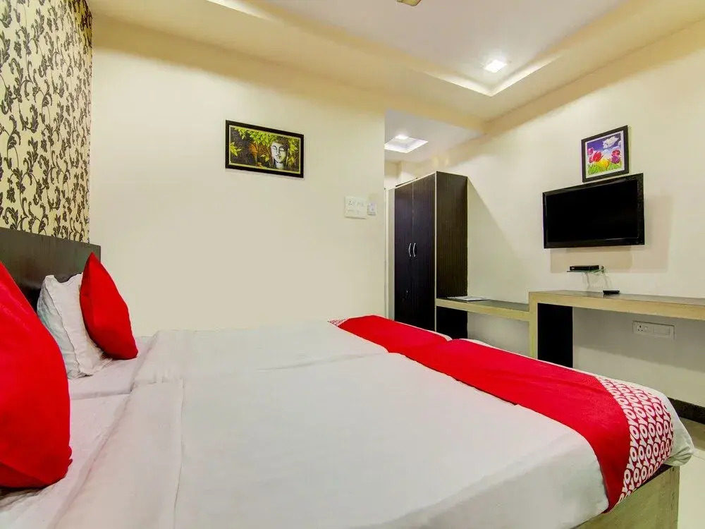 OYO 13584 Hotel Ruchi