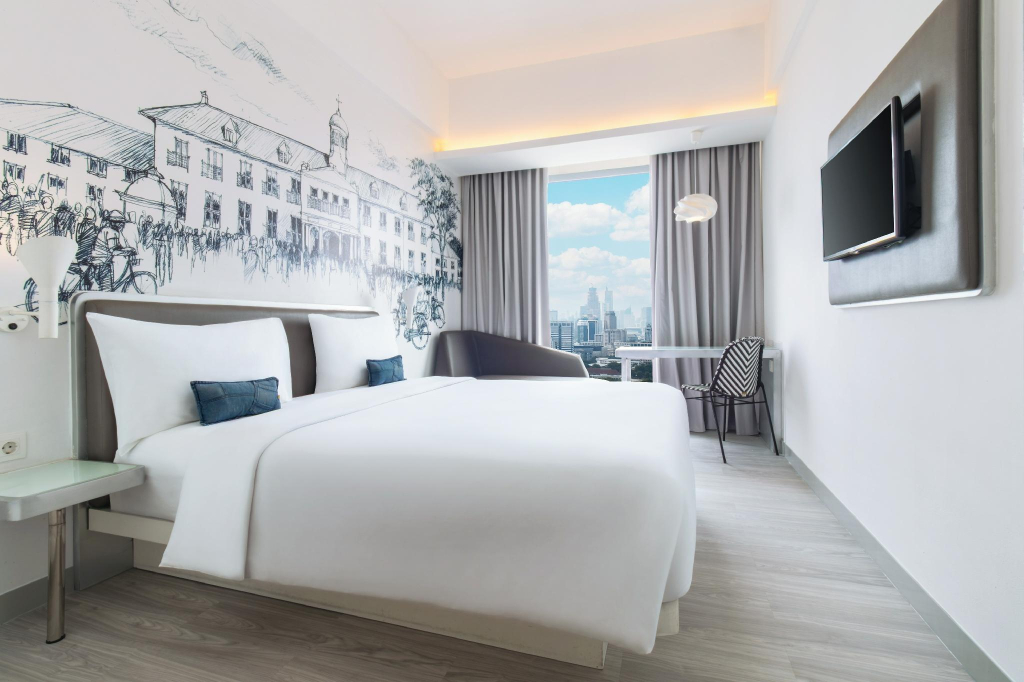 YELLO Hotel Harmoni