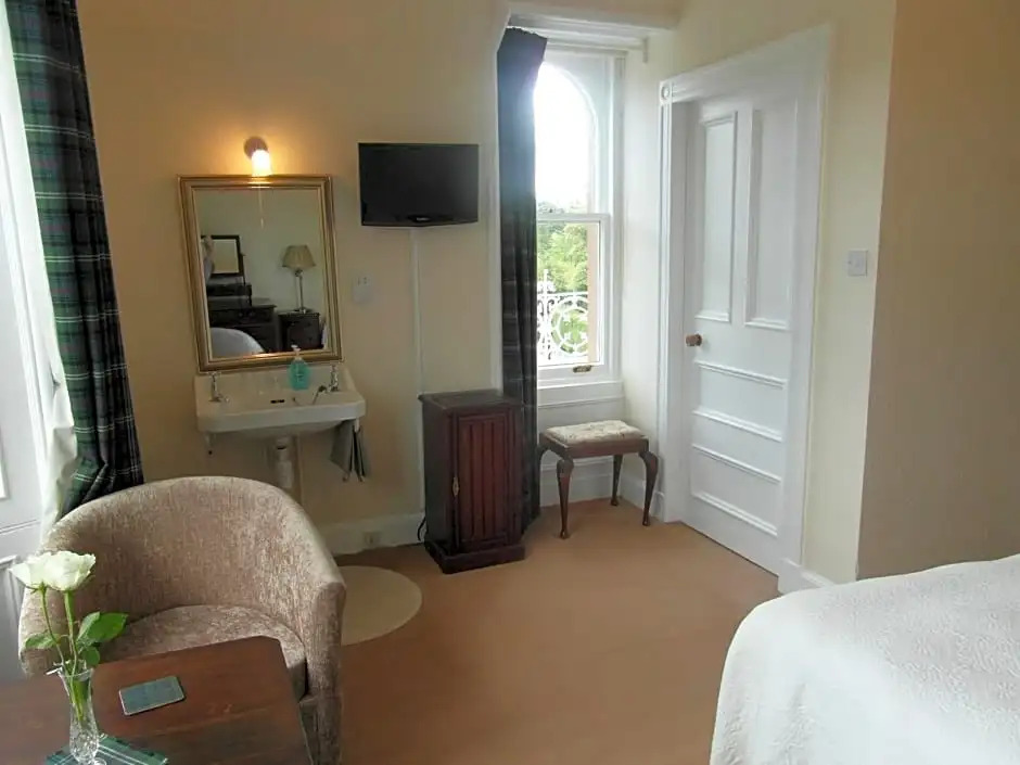 Holly Lodge