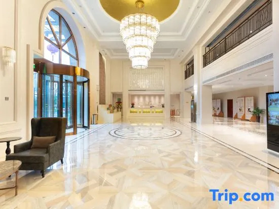 Xianhua Sandalwood Lakeside Hotel