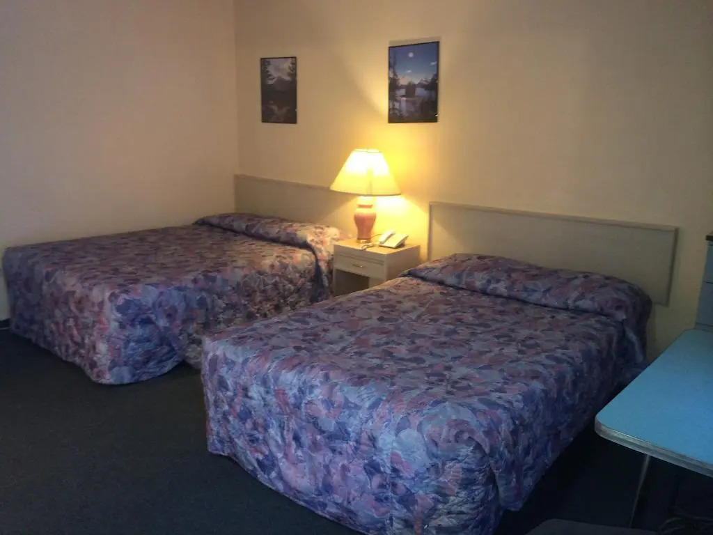 Road Runner Motel