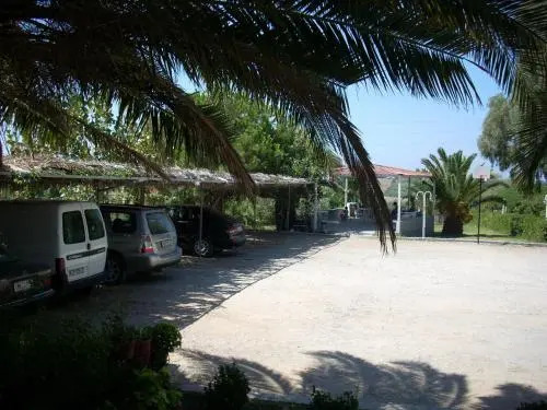 Alexandros Maisonettes