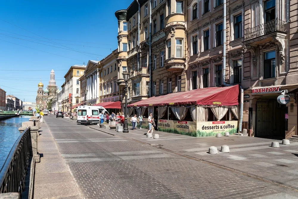 Home4day Apartment on Griboyedov Canal