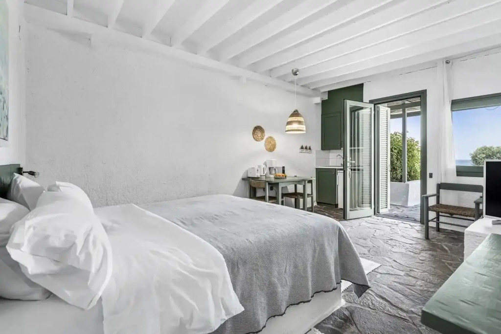 Niriides Beachfront Resort