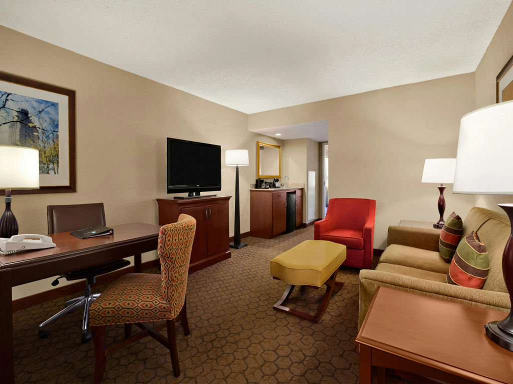Embassy Suites by Hilton Austin Arboretum