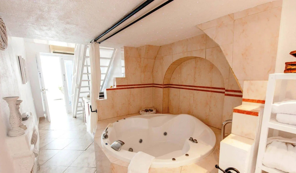 Aeolos Art & Eco Suites Adults Only