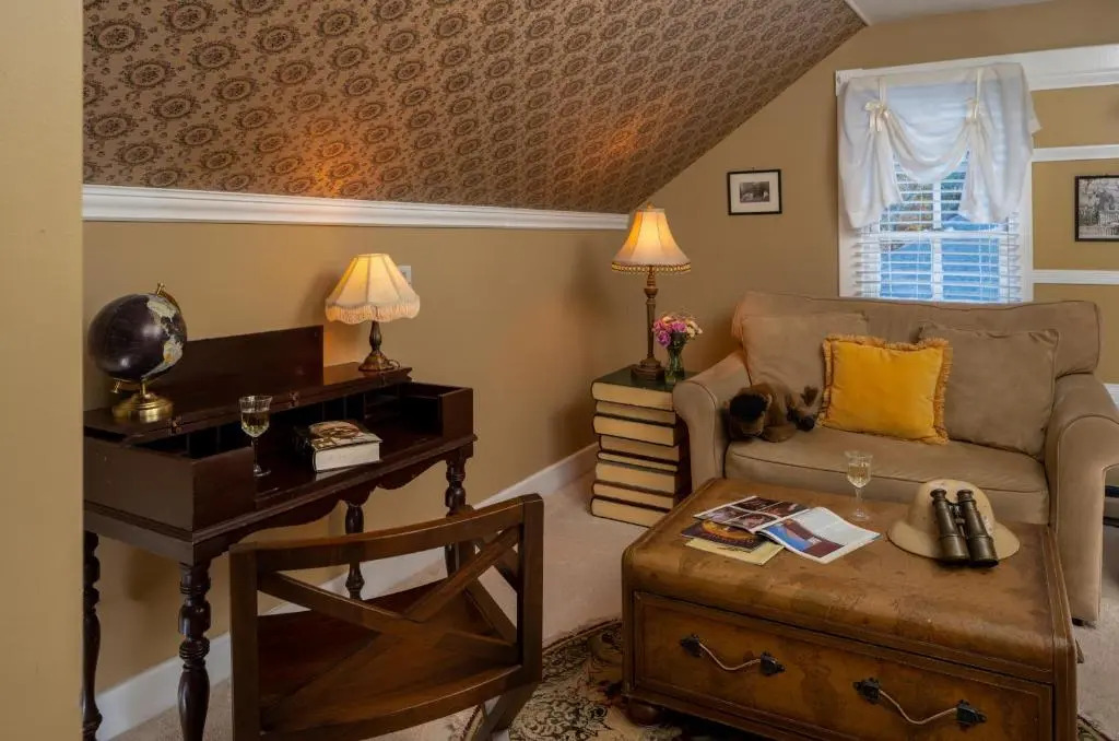 A Williamsburg White House Inn