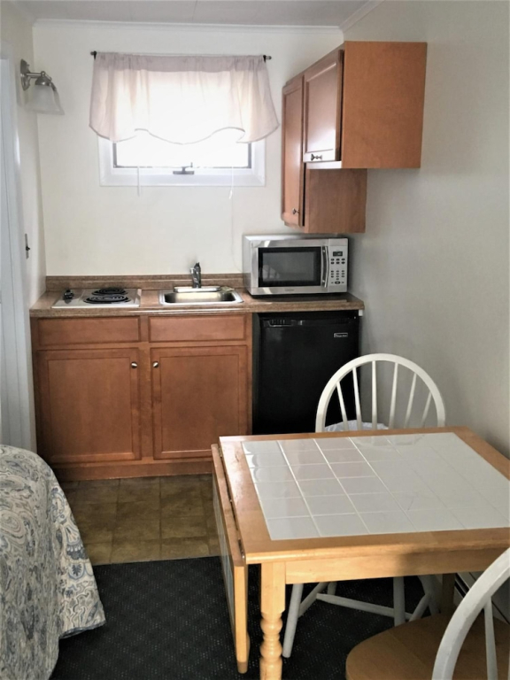 Sandpiper Beachfront Motel