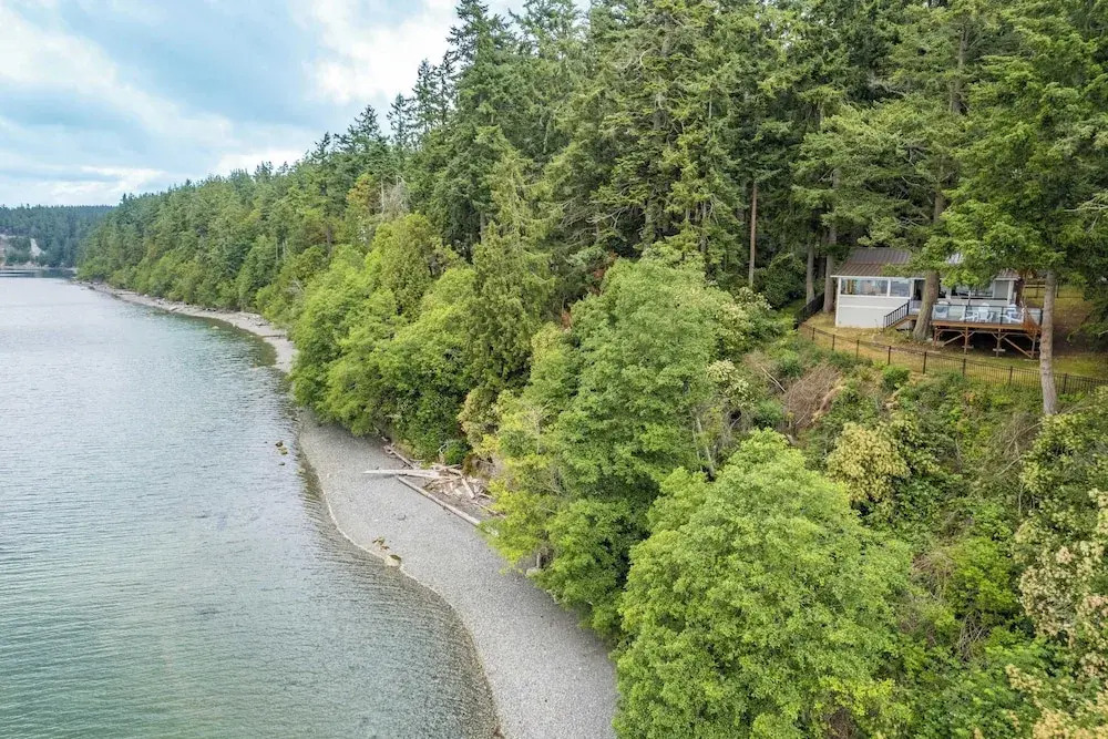 Eagle Beach Retreat by Avantstay Waterfront Home