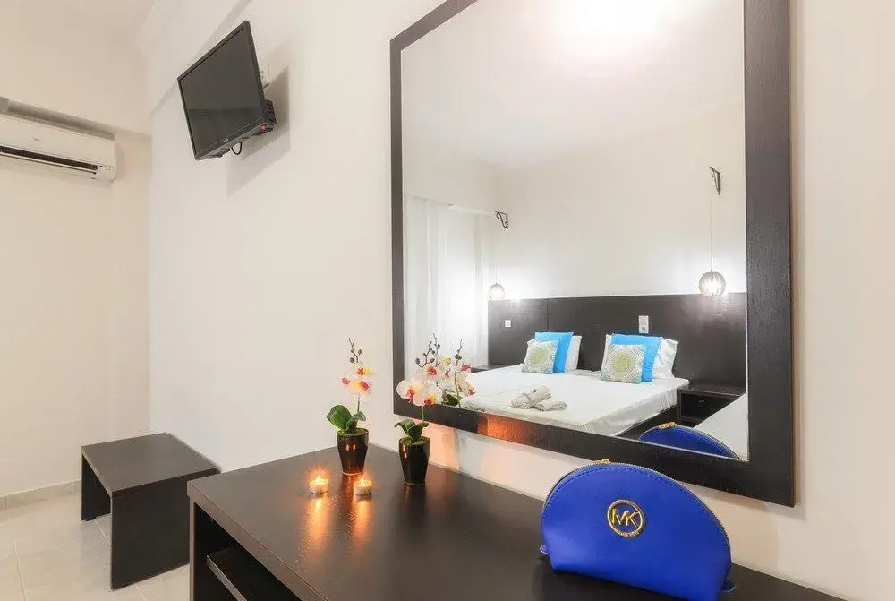 Mouria Studios & Apartments