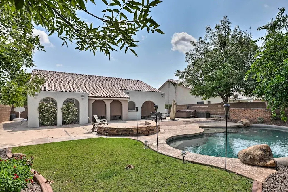 Beautiful Backyard: Comfortable Phoenix Getaway!