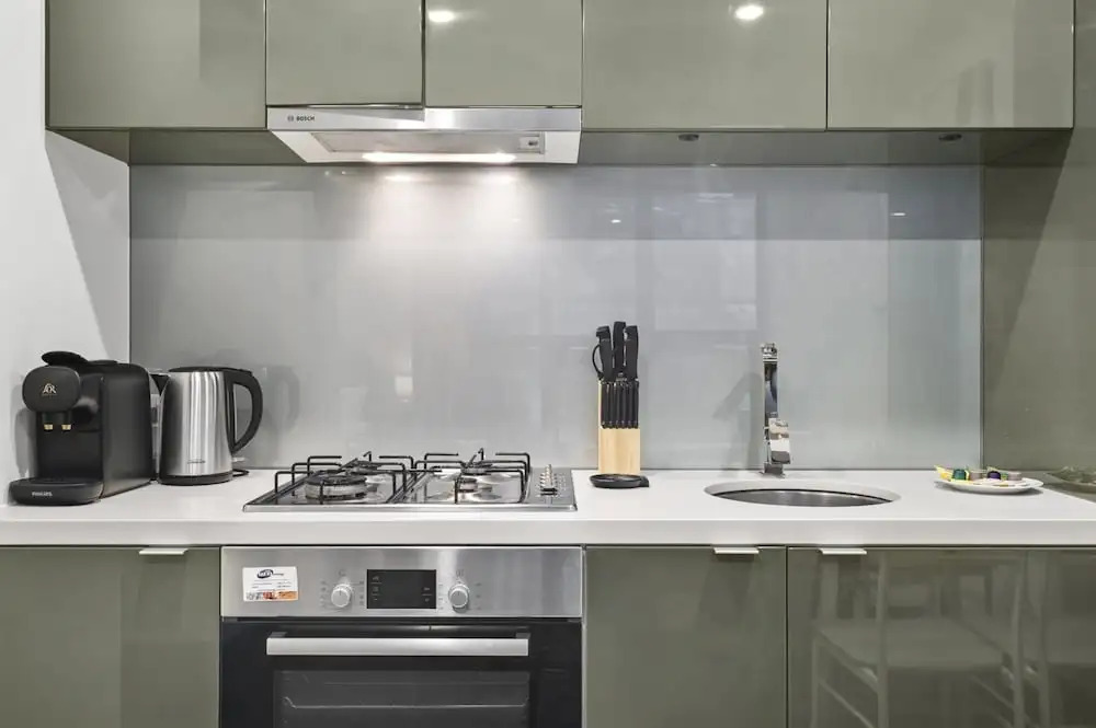 Elevated 1-bed Retreat Near Crown