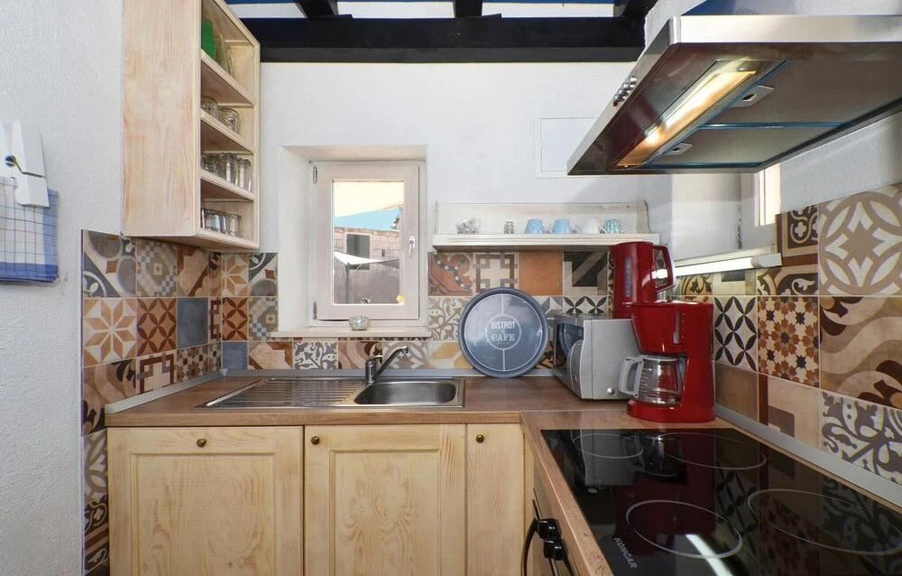 Beautiful Home in Zedno With Wifi and 4 Bedrooms