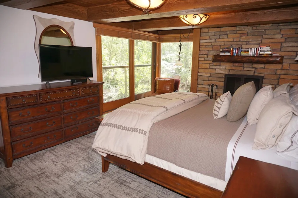 Recently Remodeled Including New Appliances - Corner Unit - River Location 3 Bedroom Condo by RedAwning