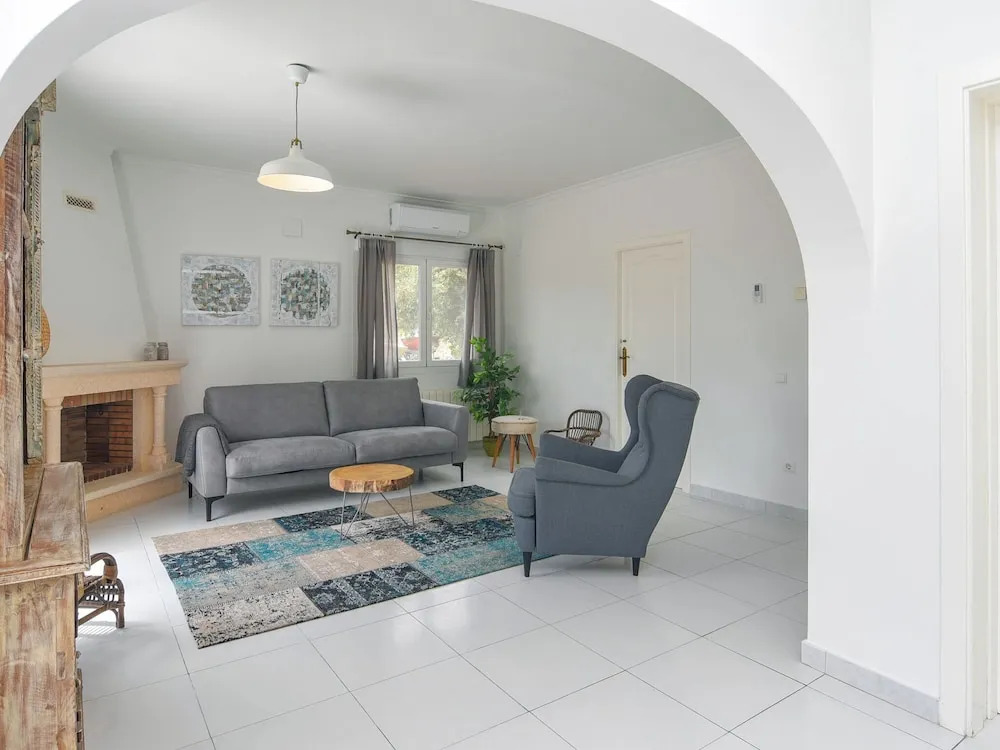 Spacious, Luxurious 10 Person Villa Moraira, 2 Minutes From the Beach, Pool & Terraces