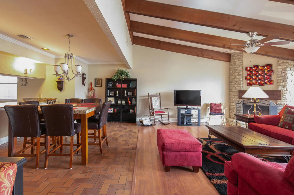 Hill Country Hideaway TBM 208