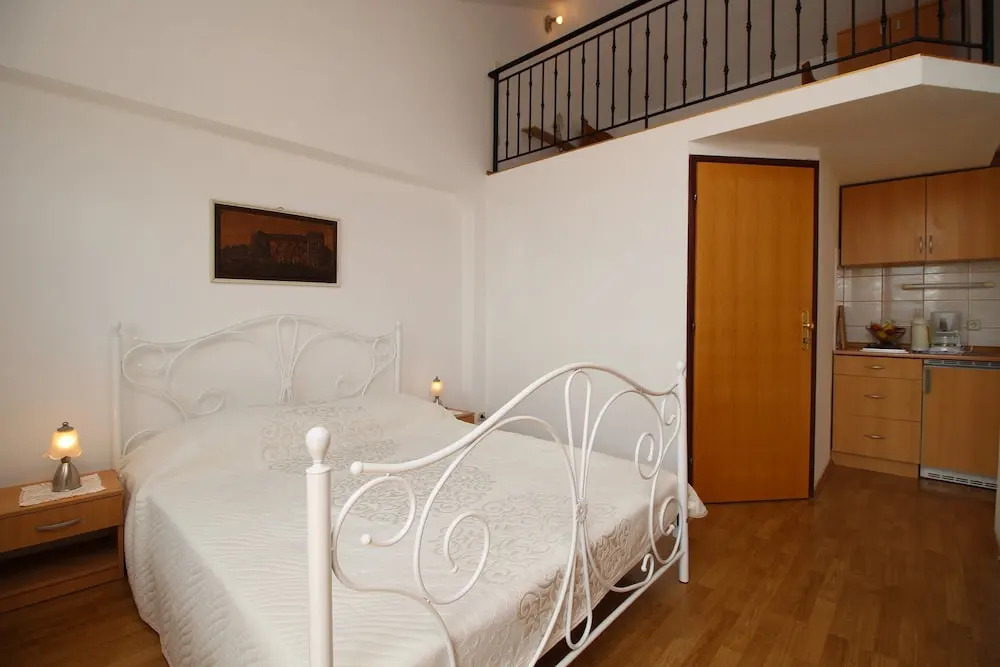 Apartments Ivona 6