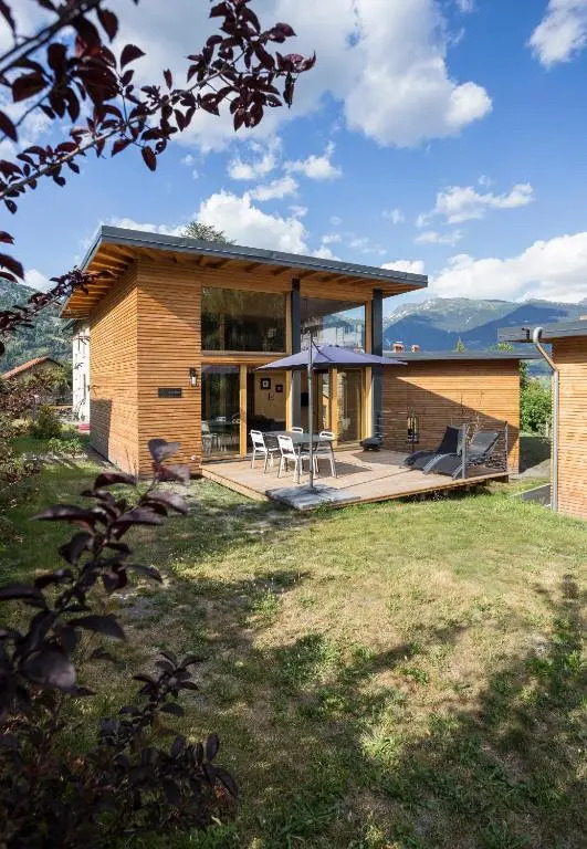 Les Lodges, by Refuges en ville
